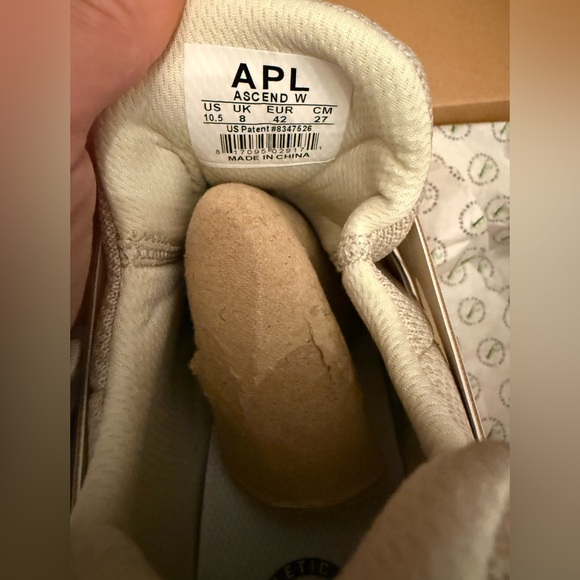 New in Box APL Ascend womens 10.5 tan birch white running shoes - Picture 5 of 7